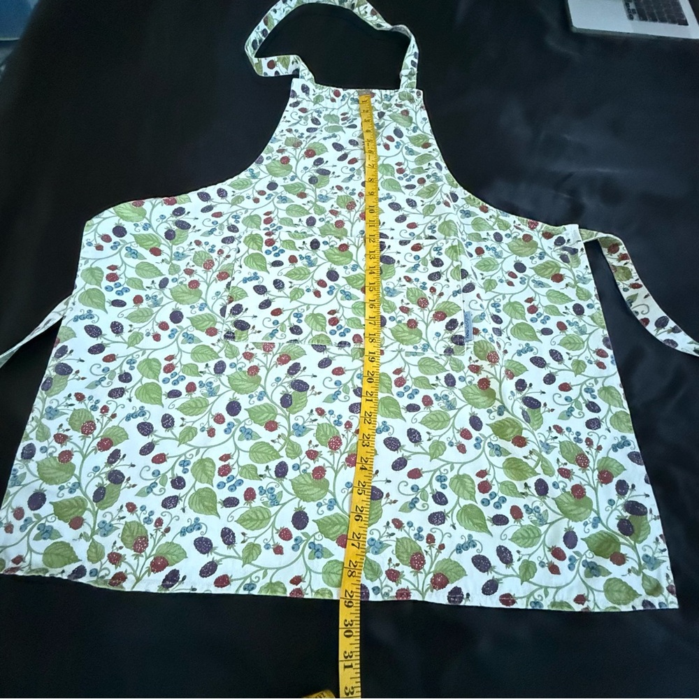 Now Designs Floral Apron with Berry Print Cute Kitchen Berry - Picture 5 of 13